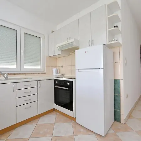 Appartement Pepi 2 *