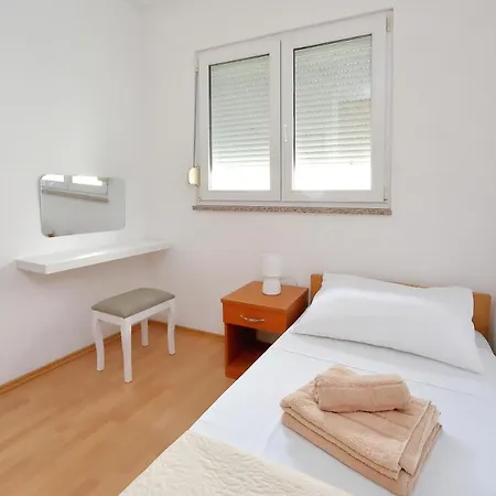 Appartement Pepi 2 *