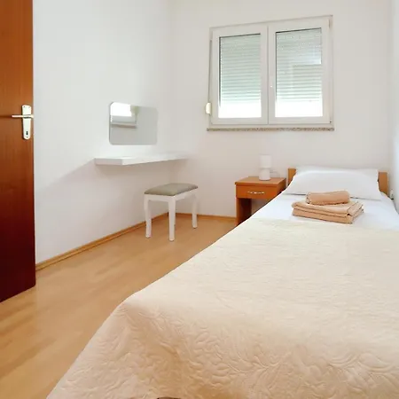 Pepi 2 Apartment