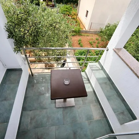 Apartamento Pepi 2 *